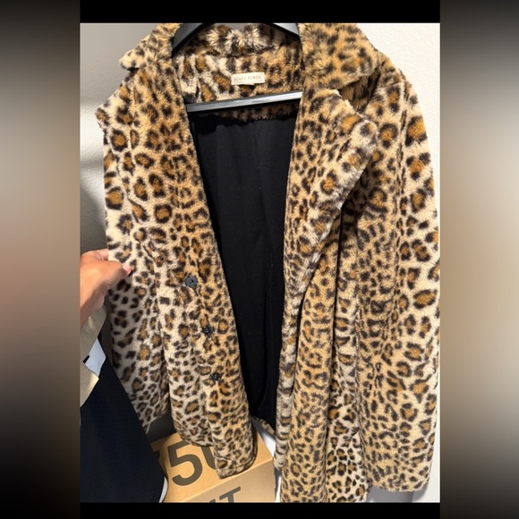 Honey Punch Jackets & Blazers - Honey Punch Leopard Print Teddy Jacket